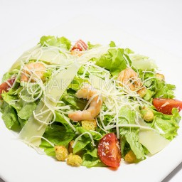 Салат "Цезарь с креветками"