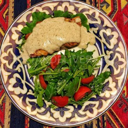 Куриная грудка под грибным соусом